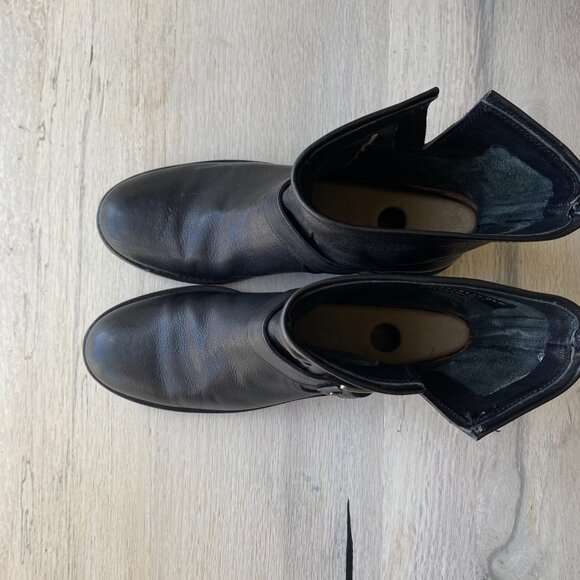 Frye Women's Natalie Engineer Short - Picture 7 of 13